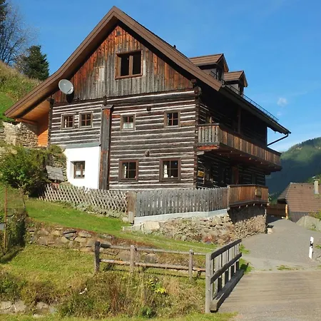 Naehe Talstation Turracher Hoehe, In Urigem Holzhaus