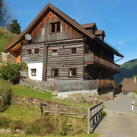 Naehe Talstation Turracher Hoehe, In Urigem Holzhaus Apartment