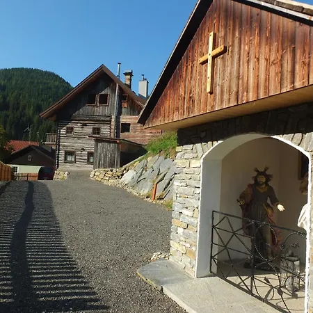 Naehe Talstation Turracher Hoehe, In Urigem Holzhaus Apartment *